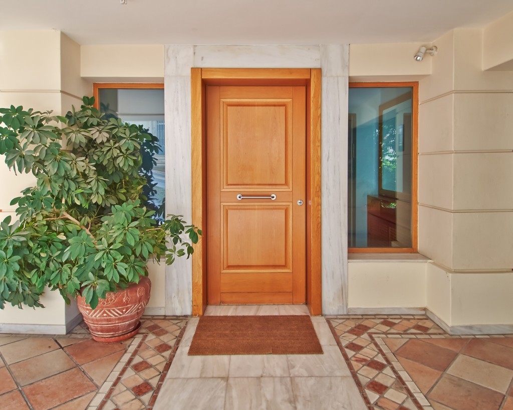 Renovaci nátěru dveří zvládnete v pohodlí domova