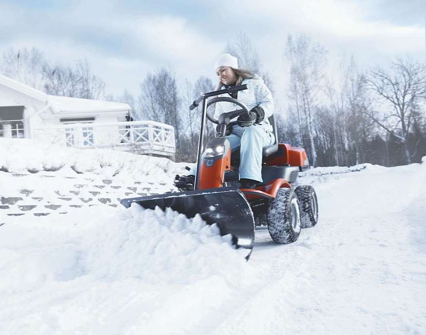 Novinka! Rider HUSQVARNA R214T AWD