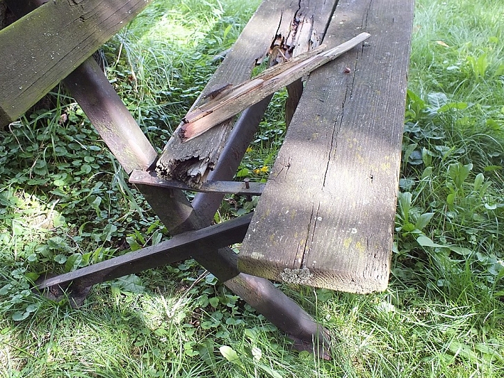 Renovace lavičky snadno a rychle - pomocí prken z Traplastu