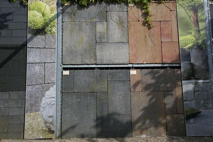 Vzorník betonové dlažby a ukázky jednotlivých typů probarvení