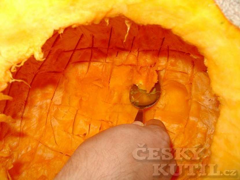 Jak vyřezat halloweenskou dýni