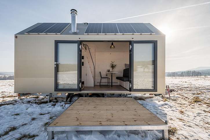 Mobile Hut – plně soběstačný dům na kolech od českých architektů se dočkal mnoha vylepšení