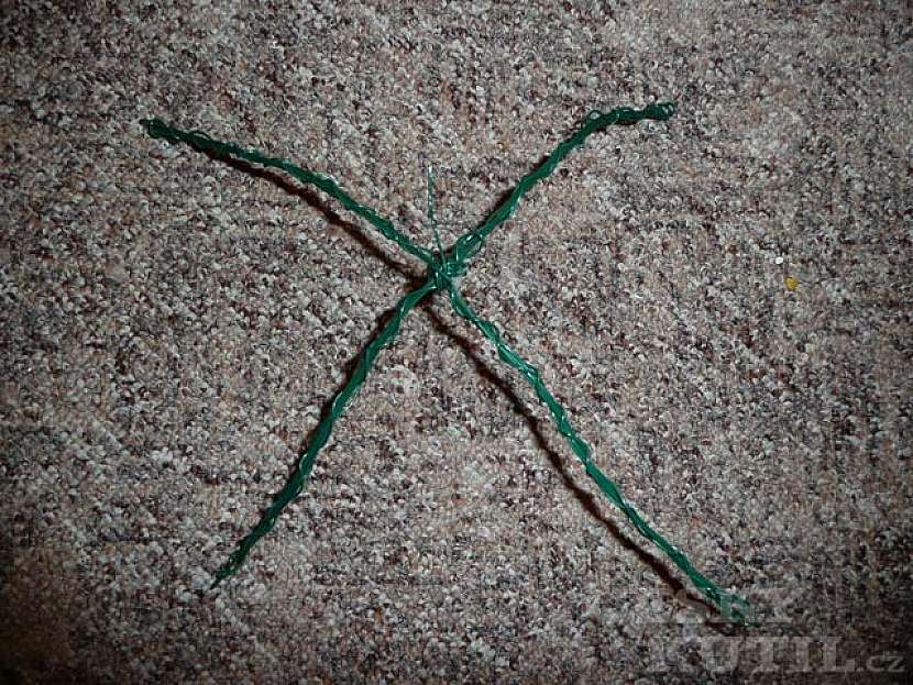 Stromeček, který neopadá aneb Šitý vánoční stromeček