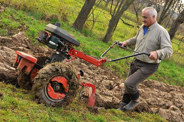 Zahradní stroje na velké pozemky