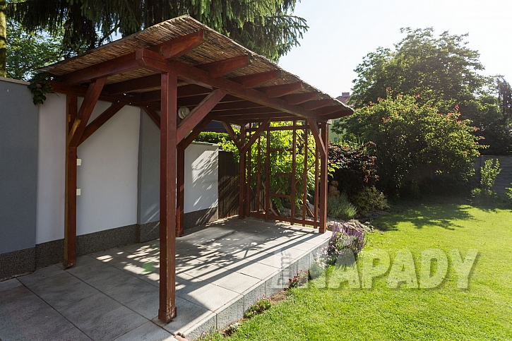 Pergola před renovací