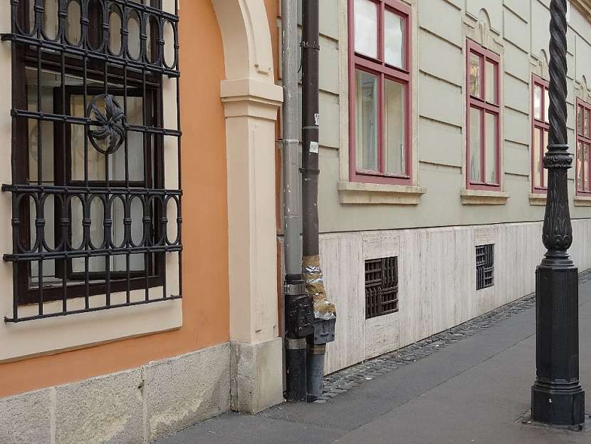 Igelitka místo pásky nebo opravy