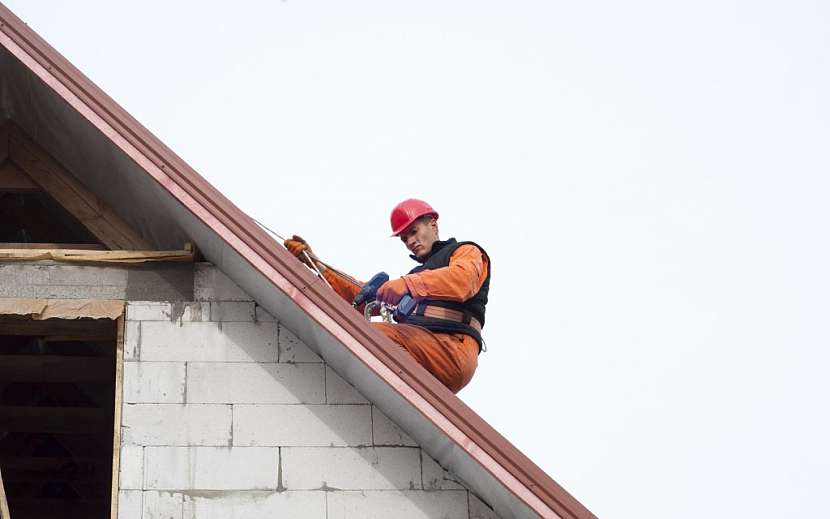 Instalaci větších a náročnějších střech svěřte vždy profesionálům