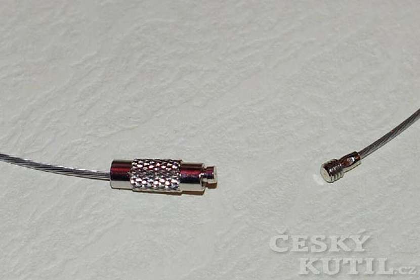 Dárek za pár minut – kovový náhrdelník s přívěskem