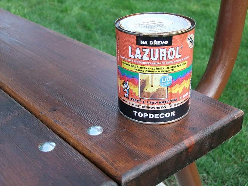 Znovuzrozená zahradní lavice