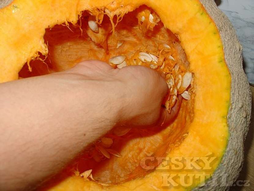 Jak vyřezat halloweenskou dýni