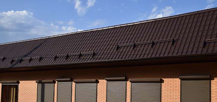 Každá střecha by měla být vybavena určitými bezpečnostními prvky (Zdroj: Depositphotos)