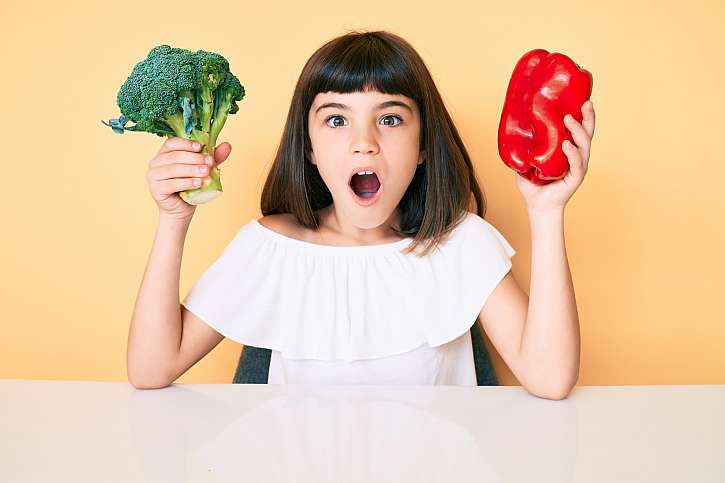 Vynikajícím zdrojem vitamínu C jsou brokolice a červená paprika