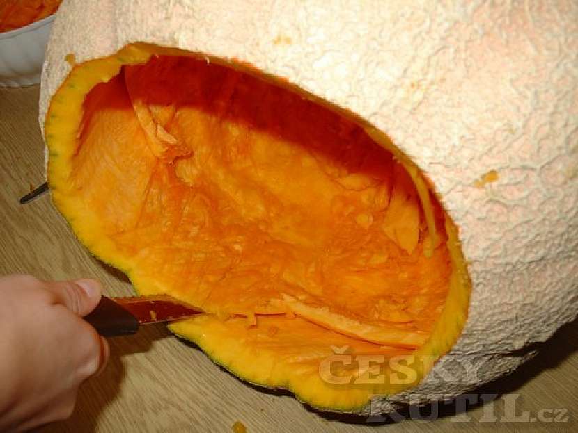 Jak vyřezat halloweenskou dýni