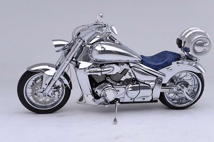 Lexa se mimo jiné věnuje kompletním designovým úpravám motocyklů