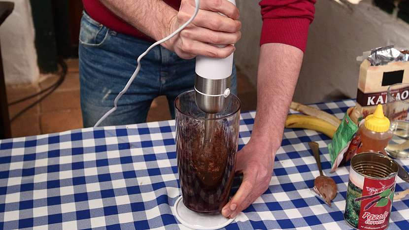 Recept na fazolové brownies: hmotu umixujeme dohladka