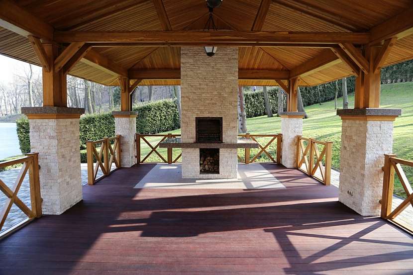 Zděná pergola