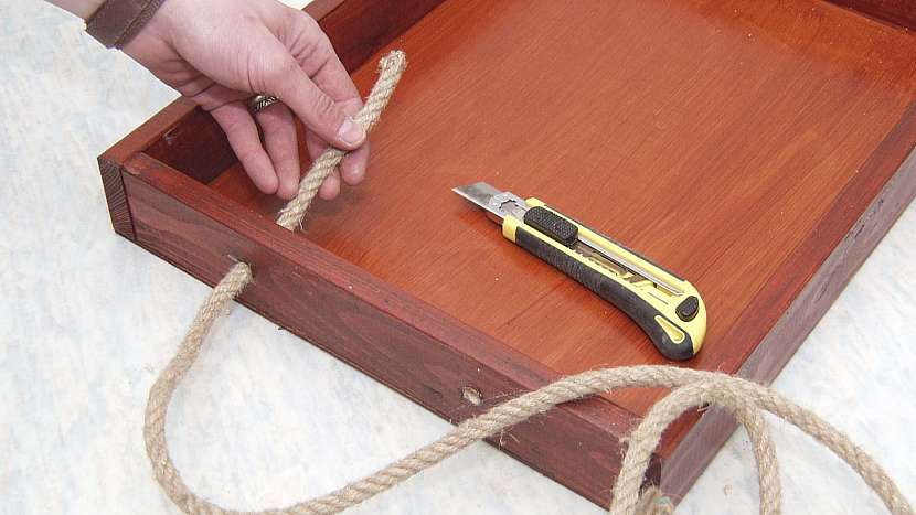DIY servírovací tác: z provazu vytvoříme v úchyt