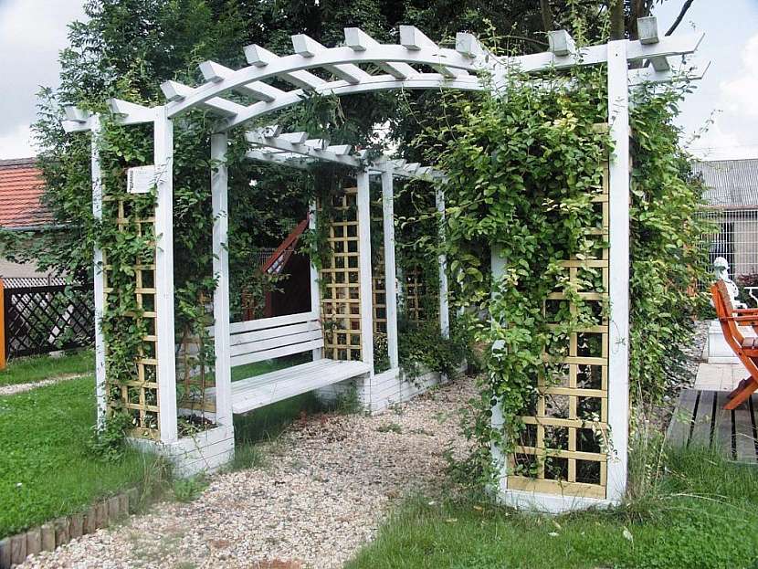 Pergola pro pohodlí a odpočinek aneb Stavebnicový systém Linda