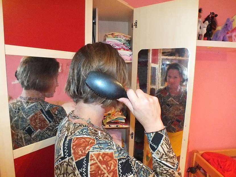 Zrcadlová folie na vnitřní straně dveří