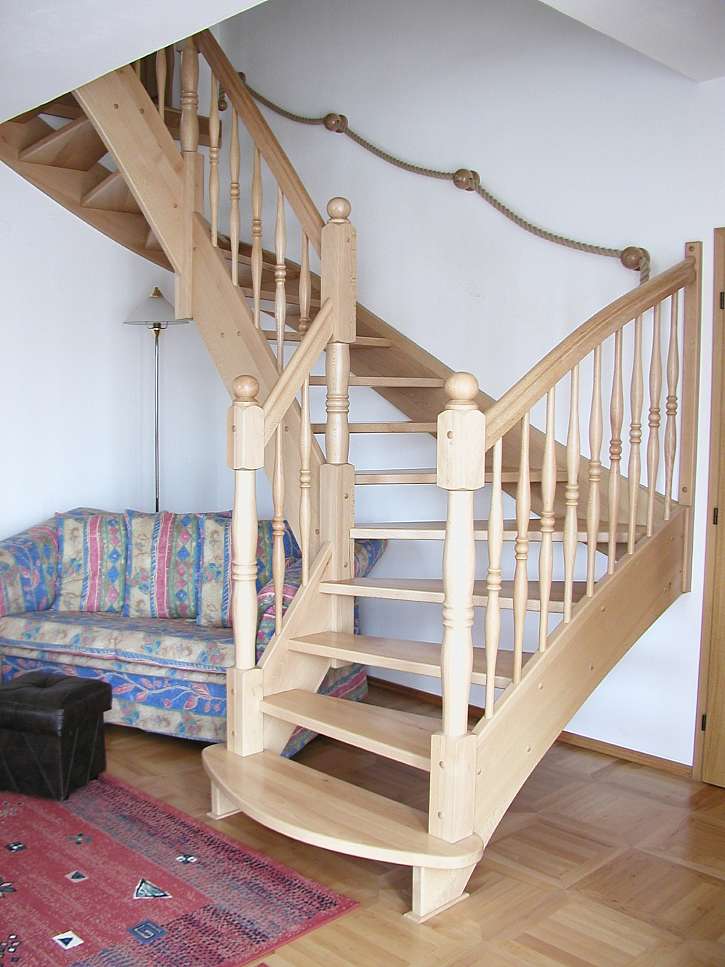 Dřevěné schodiště prostor zatepluje