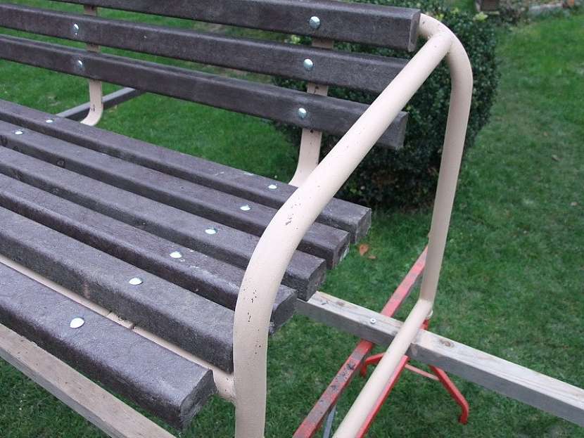 Renovace lavičky