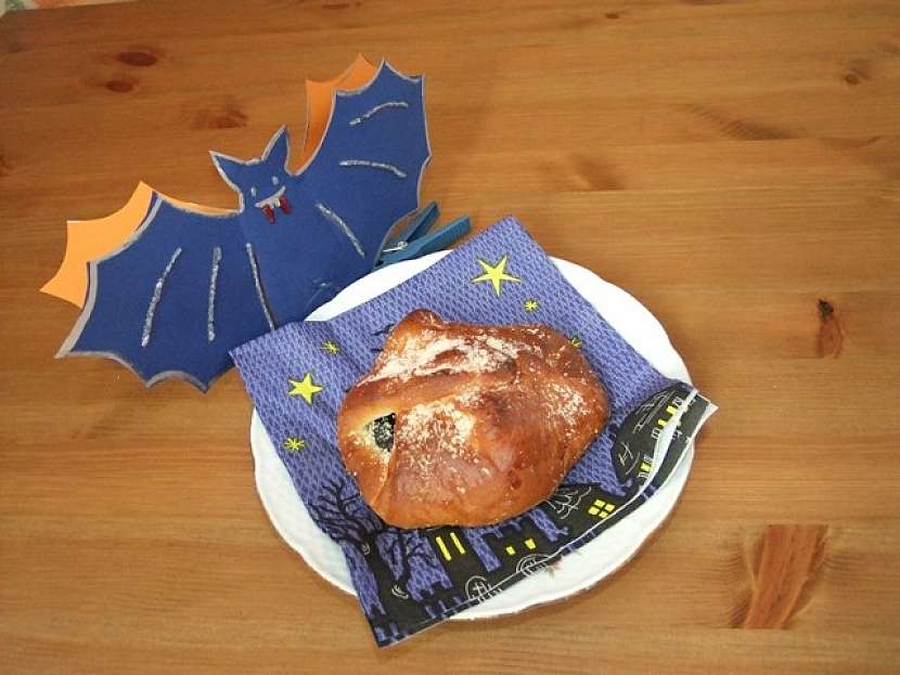 Výroba papírové dekorace – netopýři a ptáčci