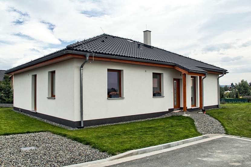 Trendem jsou dnes menší domky typu bungalov, tedy bez obytného podkroví.