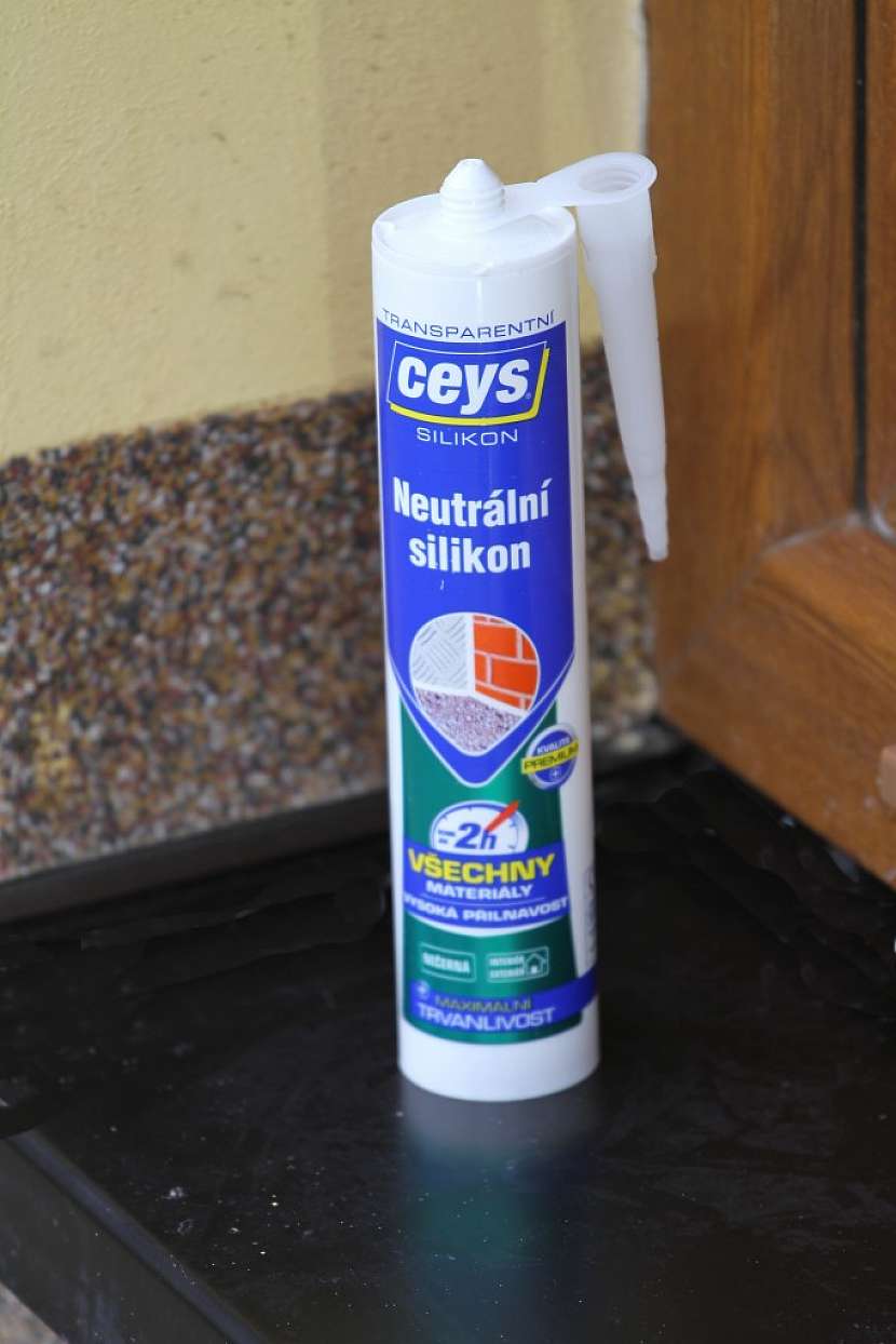 Neutrální silikontmel - zvládne různé materiály