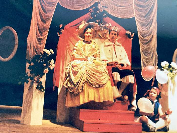 Ve třinácti letech vyhrála v Praktické ženě s divadelním kostýmem barokních šatů