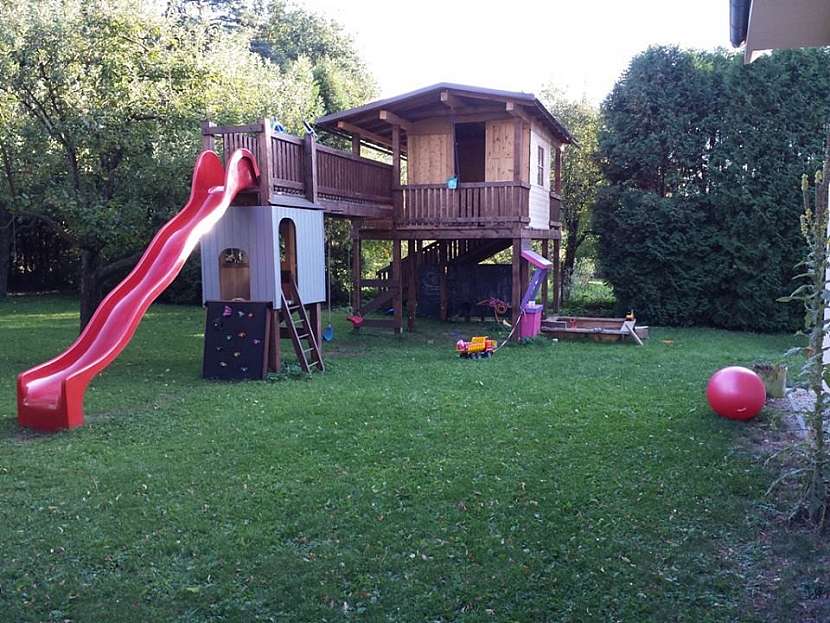 Dětský domeček na zahradu