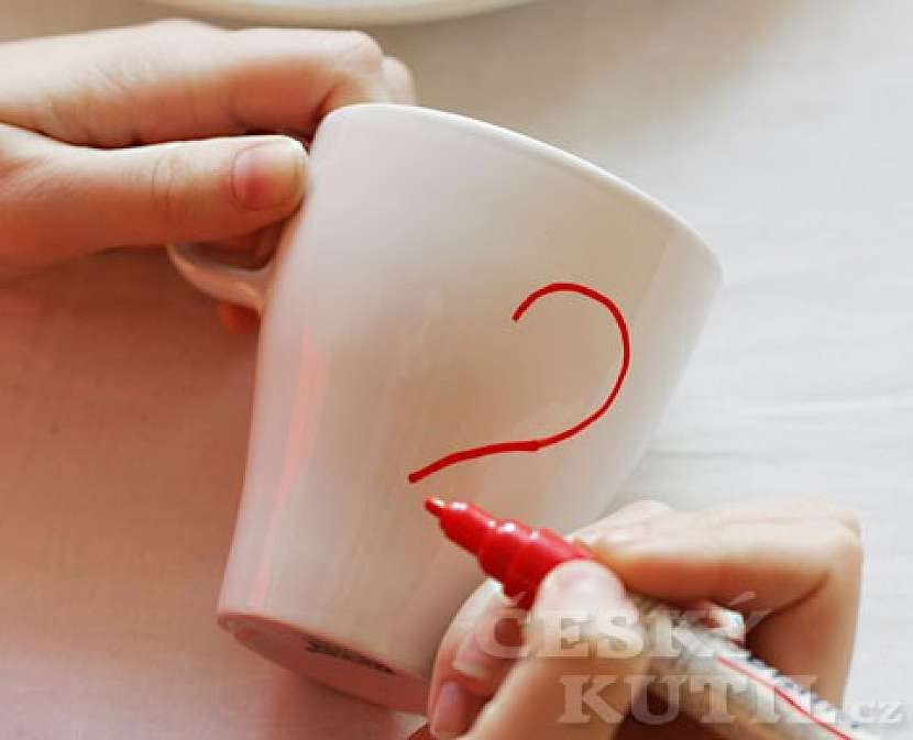 Jak použít fixy nebo barvy na porcelán