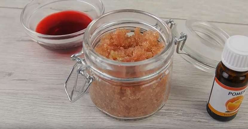 Tělový scrub s pomerančovou vůní