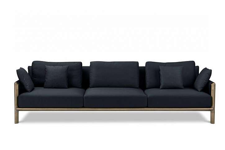 Sofa Frame v temné modré a s pobronzovaným rámem, design Stefano Giovannoni, Ghidini.