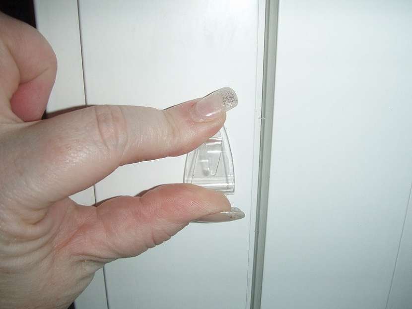 Jde to i beze stop aneb Průhledné háčky tesa Powerstrips