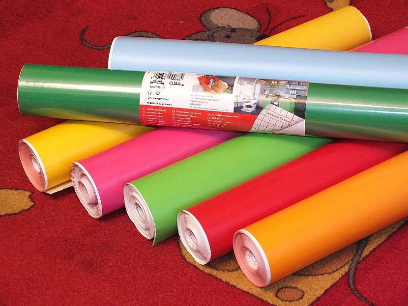 Dětský nábytek – proměna pomocí samolepicích folií