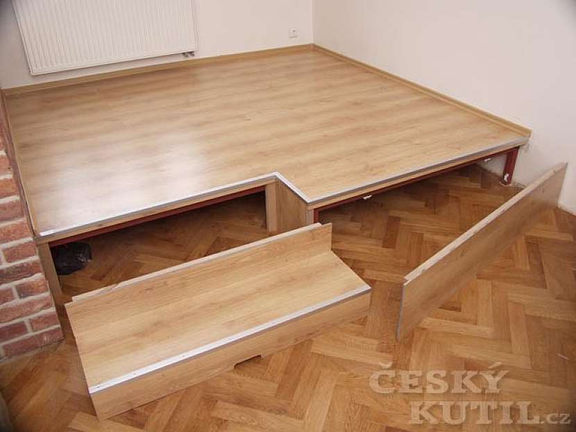 Zvýšené úložné pódium