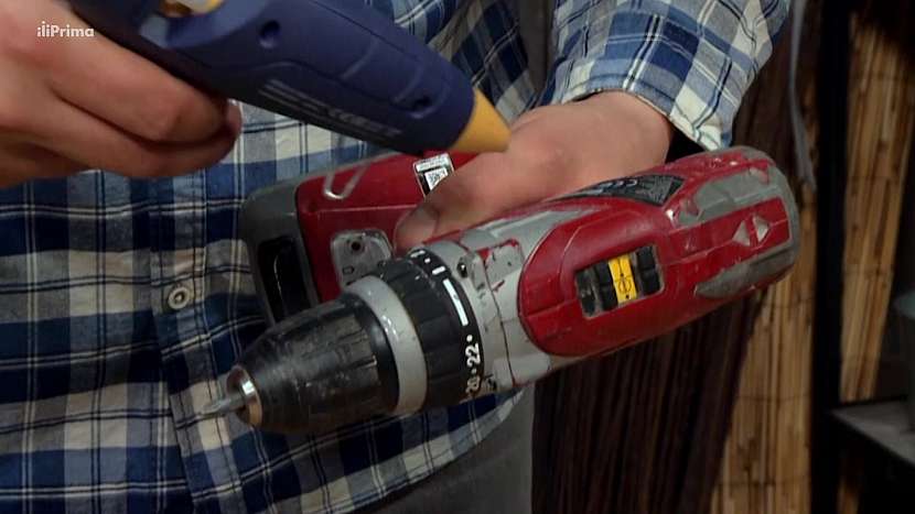 Magnety mohou usnadnit práci: s vrtačkou