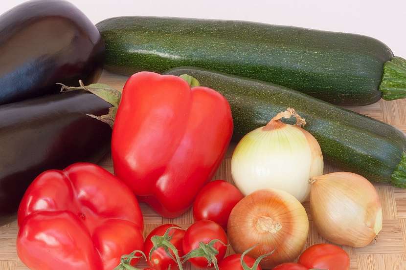 Ratatouille z cukety, lilku, papriky a rajčat: co budete potřebovat