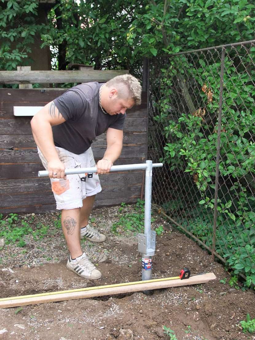 Sortiment zemních vrutů - stání na čtyřkolku nebo pergola za víkend