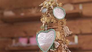 Plechovku nevyhazujte, vyrobte si z ní netradiční vánoční dekoraci