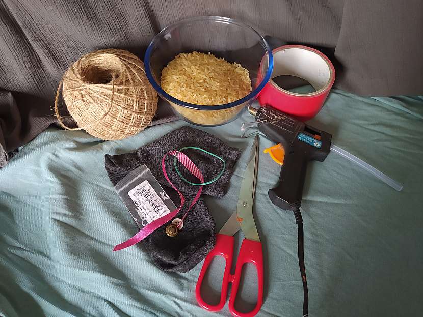 Pomůcky