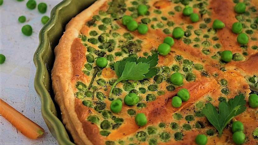 Recept na slaný koláč s hráškem a mrkví