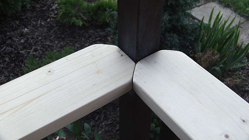Zastřešená pergola: dokončete zábradlí