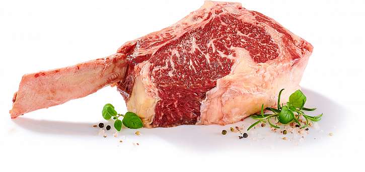 Tomahawk steak je exkluzivní hovězí steak z vysokého roštěnce s dlouhou kostí
