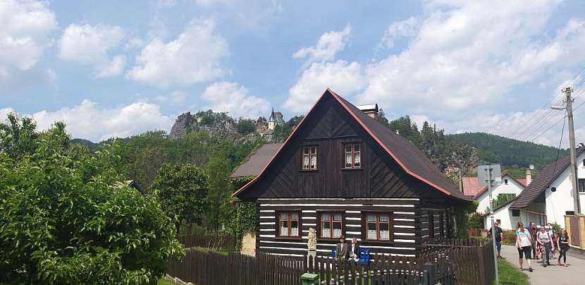 Roubenky snesou i bitumenovou střechu, pokud není volena v příliš barevné variaci