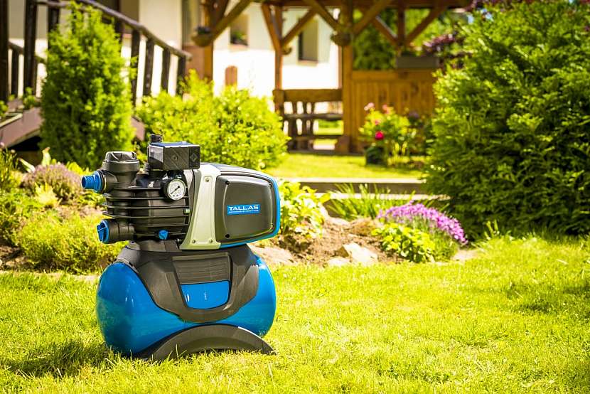 Jednou z nejběžnějších vodáren na našem trhu je Tallas D-BOOST 850 s vstupním předfiltrem, zpětnou klapkou, tlakovým senzorem, manometrem či antivibrační podpěrou.