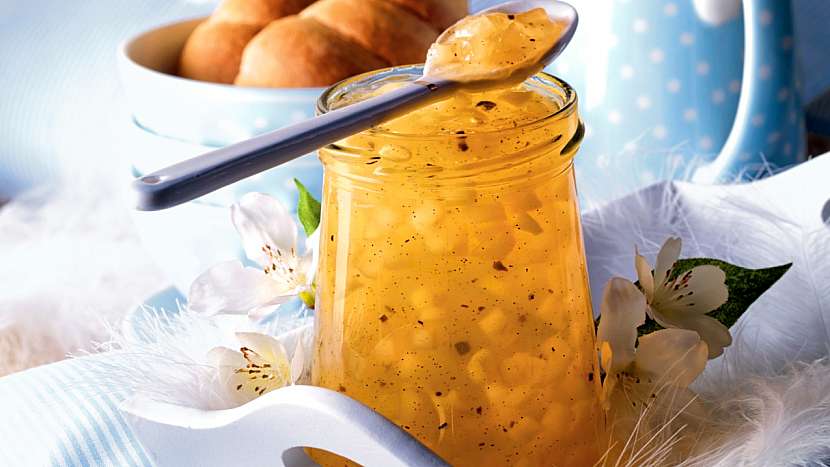 Recept na jablečné želé s kousky hrušek
