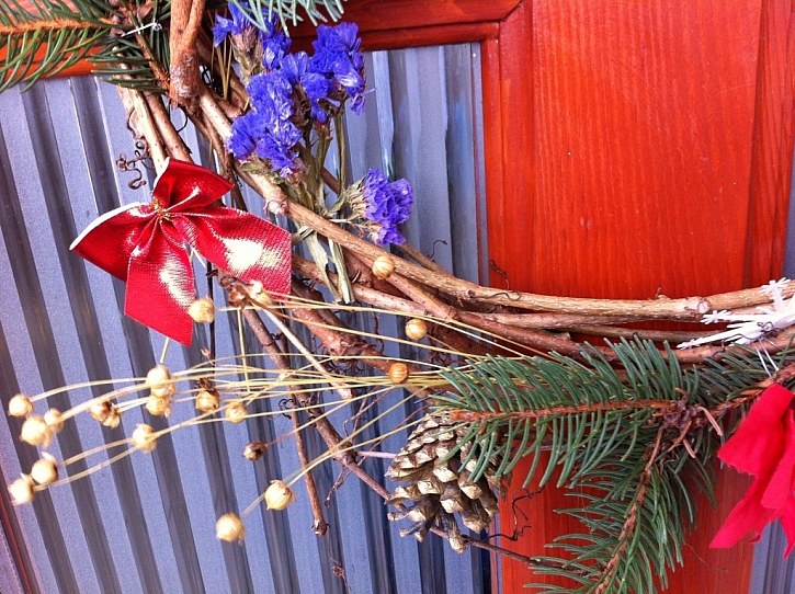 Vánoční dekorace od čtenářů - věnec ze šlahounů psího vína