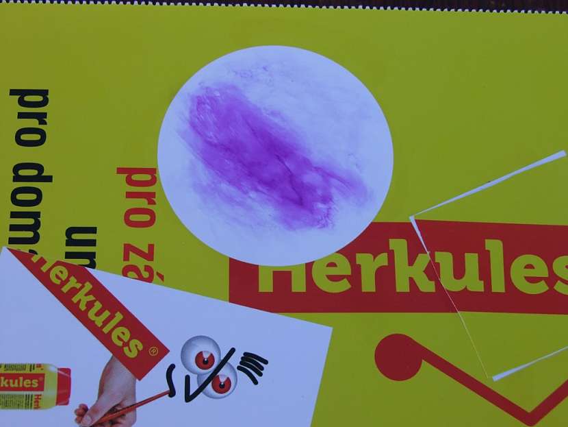 Fialový Herkules slepí a zmizí