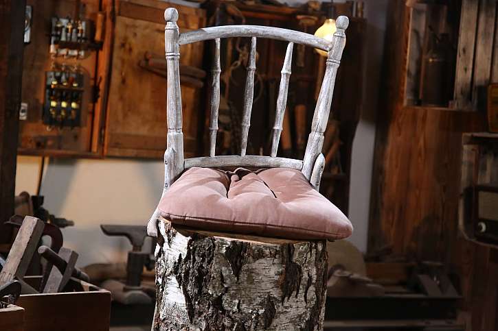 Vyrobte si originální zahradní posezení ze židle, která již dosloužila (Zdroj: Archiv FTV Prima, se svolením FTV Prima)